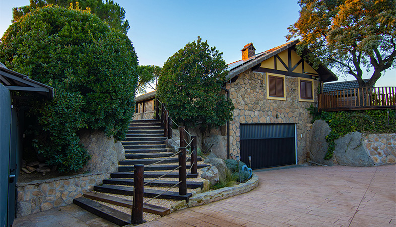 House Flipping Construye Cateix